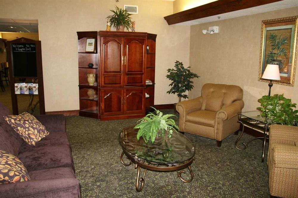 Hampton Inn Flemington Beltér fotó
