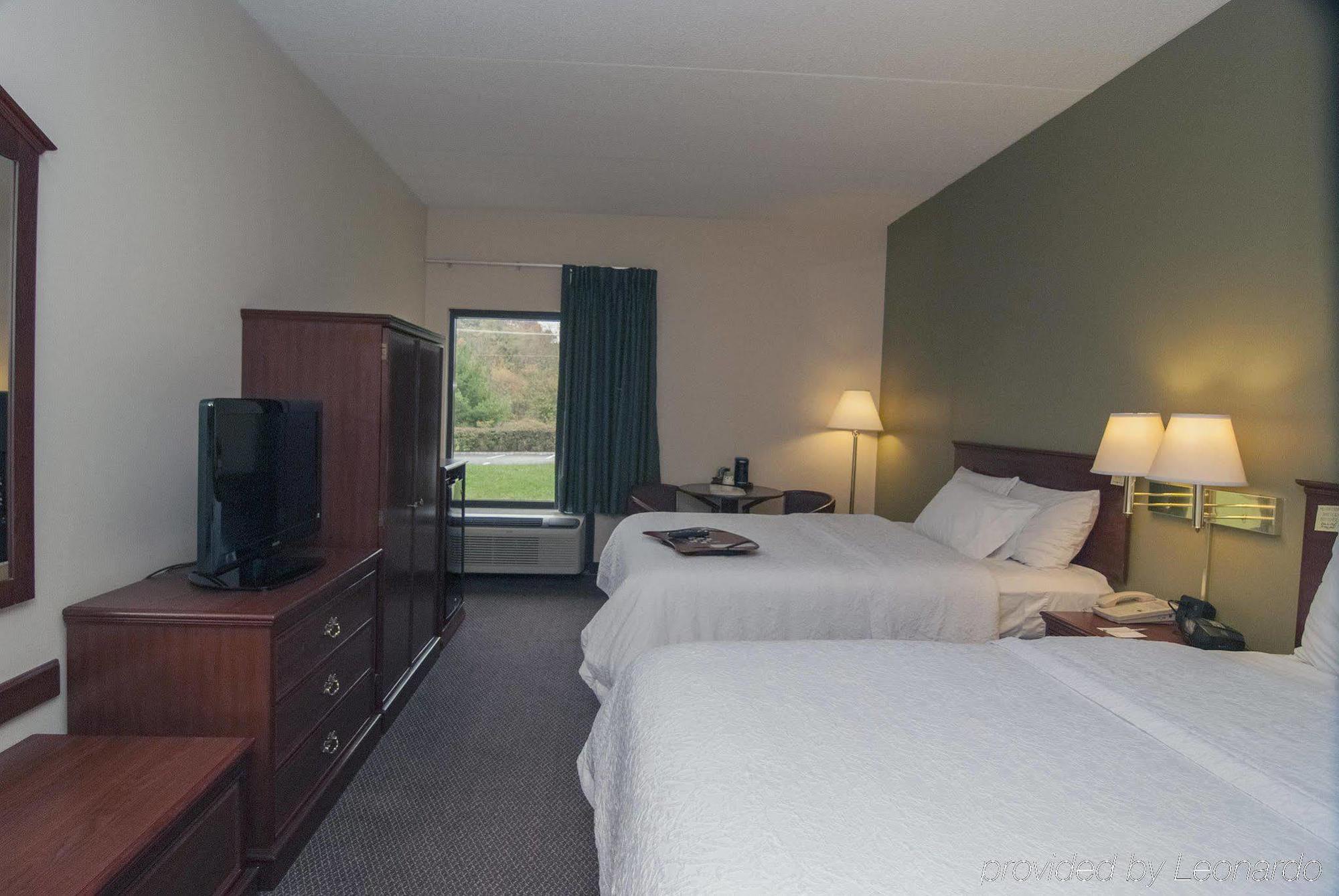 Hampton Inn Flemington Kültér fotó